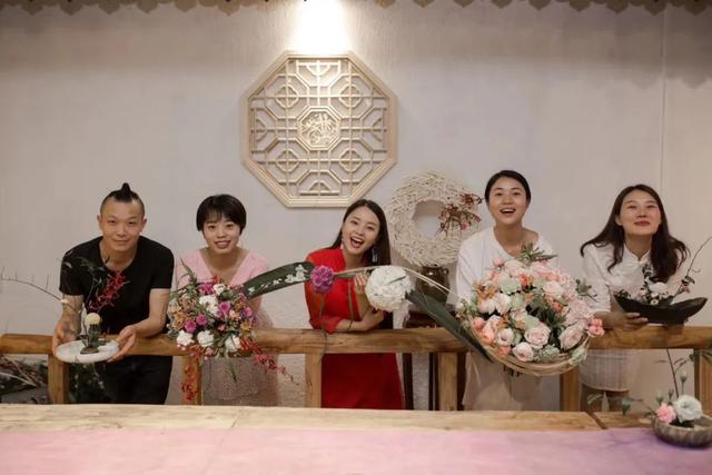 贵州美女辣妈创业，推出共享花店模式，年营业额超百万元
