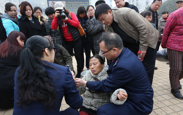 苏州姑娘返乡扎根农村，靠草莓一年卖70万元，带领农民脱贫致富